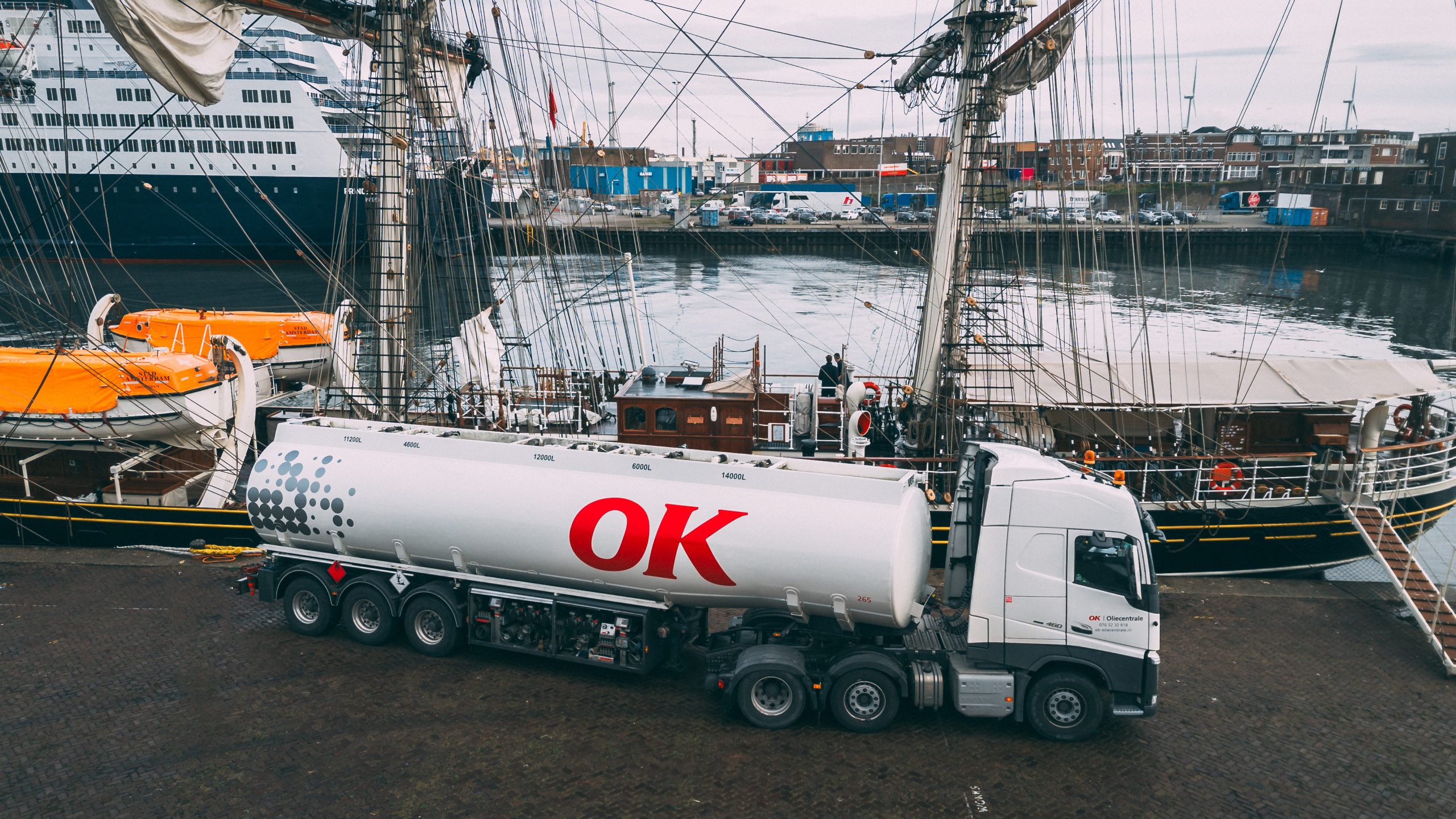 Baseblue delivers marine biofuel to 3-masted clipper Stad Amsterdam